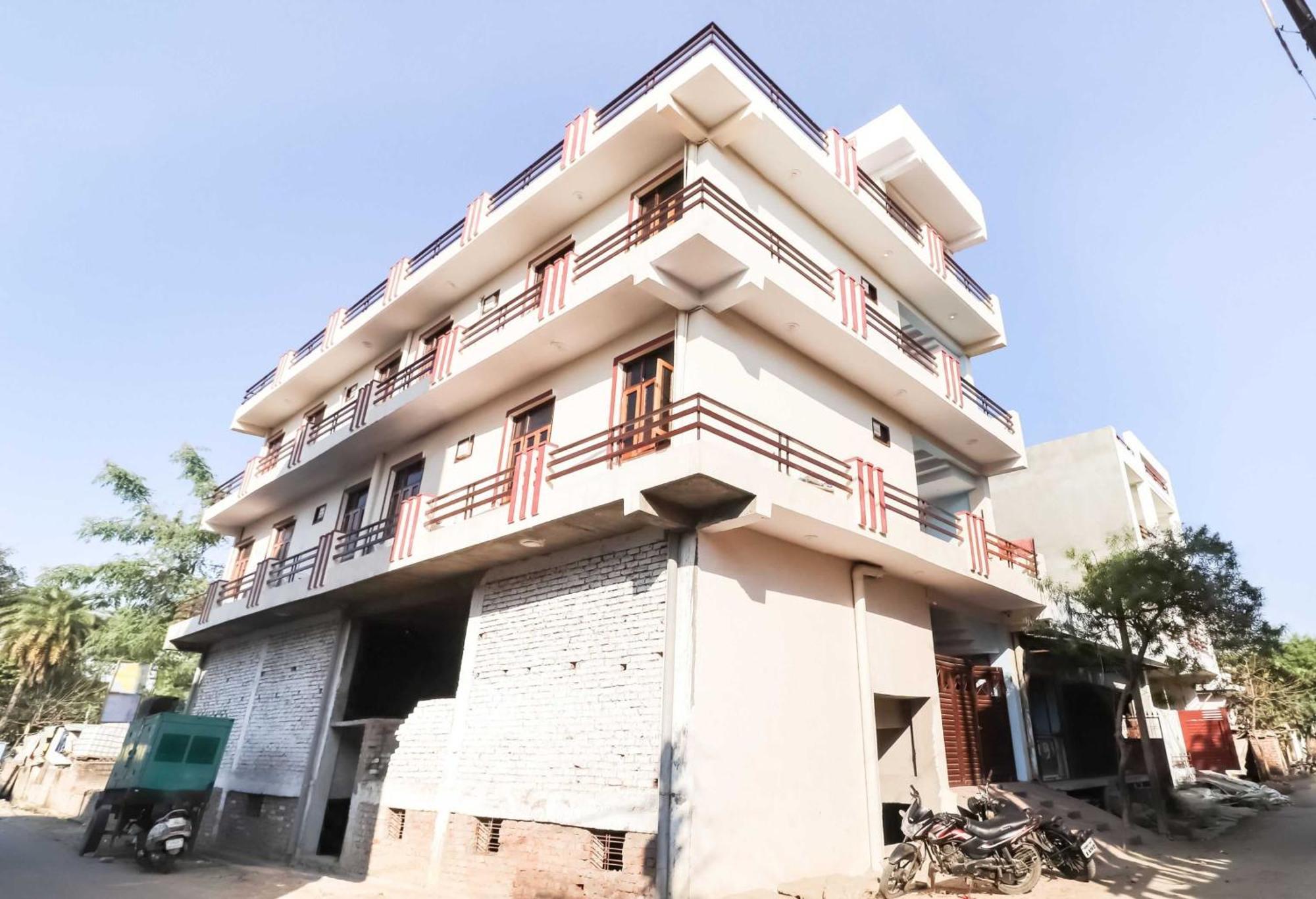 Hotel O The Velvet Chinhat Tiraha 外观 照片