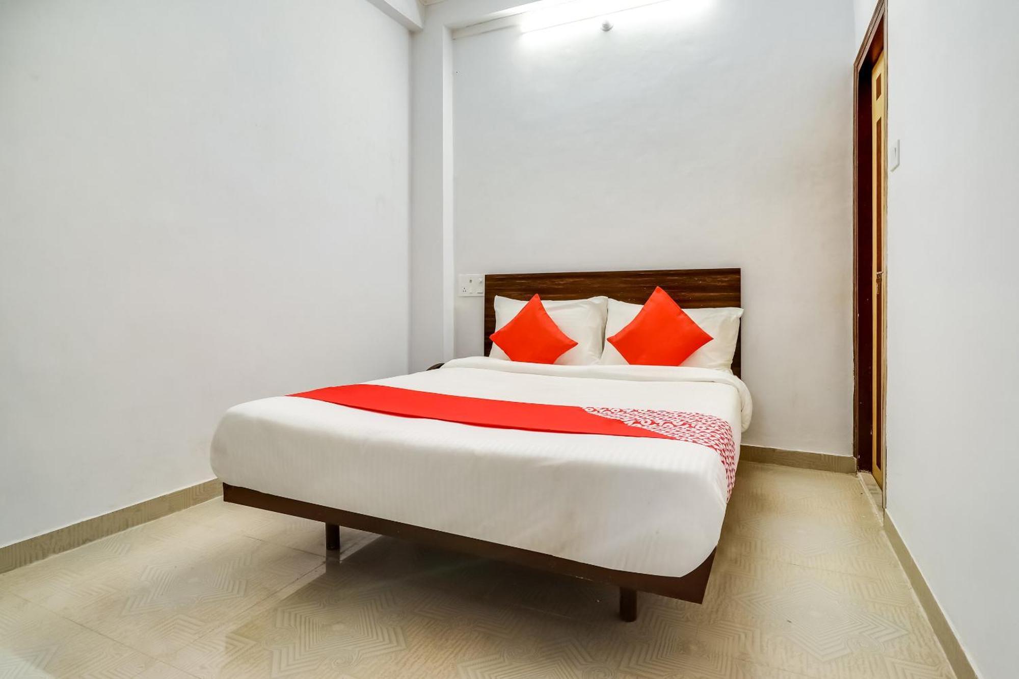 Hotel O The Velvet Chinhat Tiraha 外观 照片